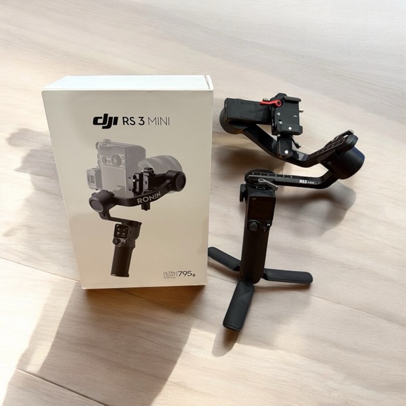 DJI RS 3 Mini Camera Stabilizer - Black